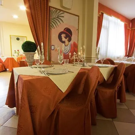 Hotel Mocambo Piscina E 3*