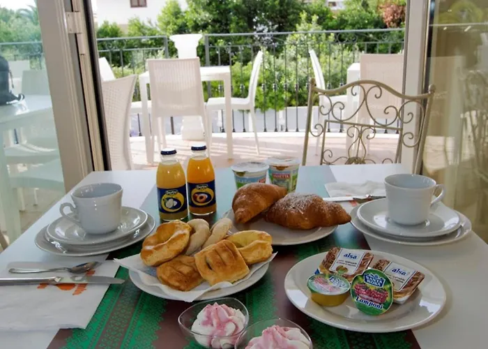 Hotel Mocambo Piscina, Spiaggia E Biciclette