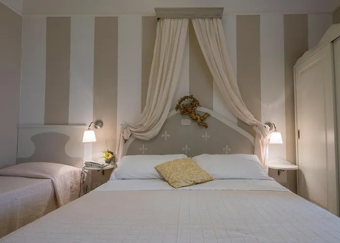 Hotel Hotel Mocambo Piscina, Spiaggia E Biciclette 3*