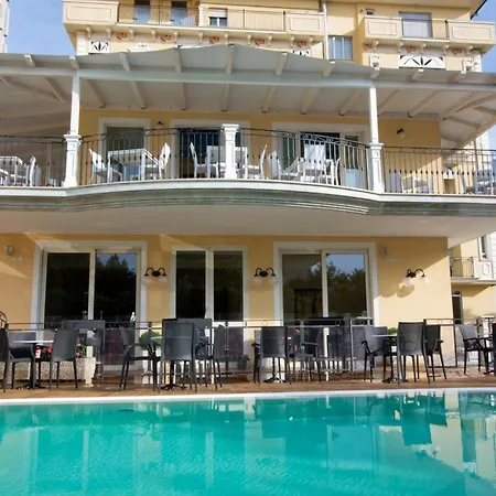 Hotel Hotel Mocambo Piscina, Spiaggia E Biciclette San Benedetto del Tronto