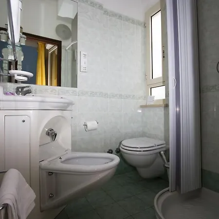Mocambo Piscina, E Biciclette Hotel 3*
