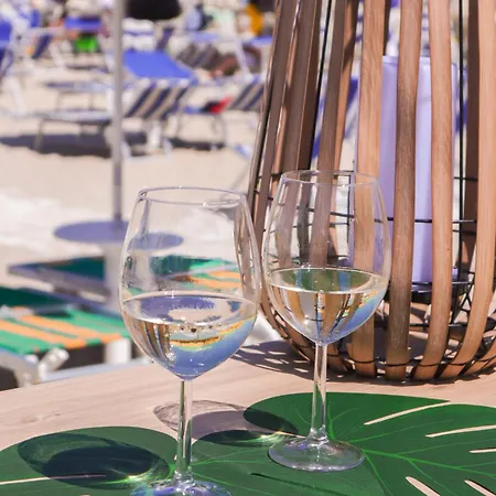 Mocambo Piscina, E Biciclette Hotel 3*