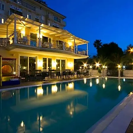 Hotel Mocambo Piscina, E Biciclette