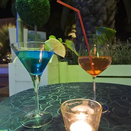 Mocambo Piscina E Hotel 3*