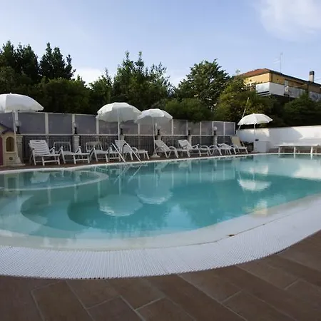 Mocambo Piscina E Hotel San Benedetto del Tronto