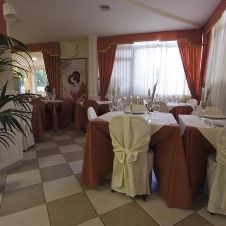 Mocambo Piscina E 3*