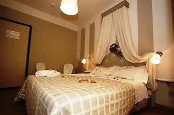 Mocambo Piscina E Hotel 3*