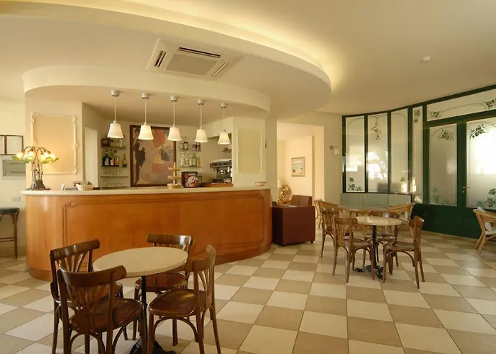 Mocambo Piscina E 3*