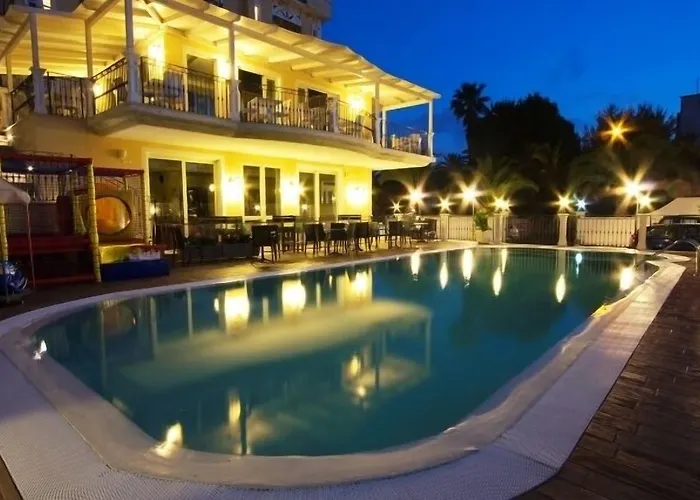 Mocambo Piscina, E Biciclette מלון