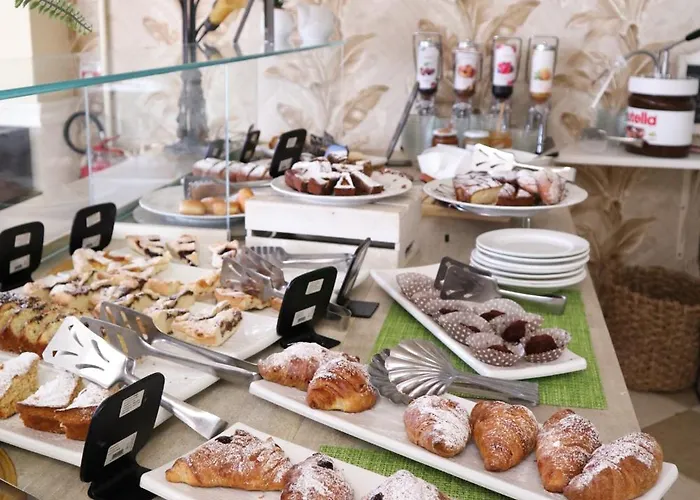 Hotel Mocambo Piscina, Spiaggia E Biciclette 3*