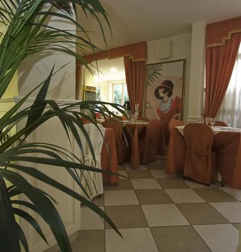 Hotel Mocambo Piscina, Spiaggia E Biciclette